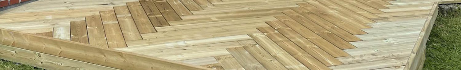 Trädäck med fiskben Trädäck med fiskben